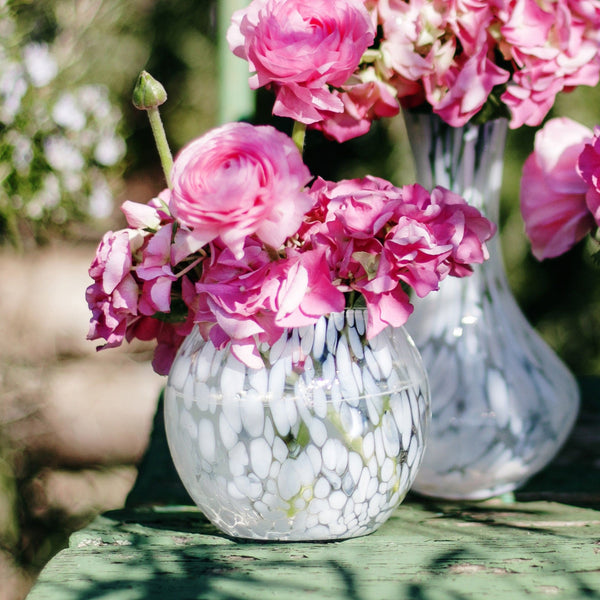 Nuvola White Round Bud Vase